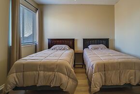 Sunny El Paso Home w/ Private Yard!