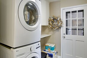 Spacious Baton Rouge Home Rental: 12 Mi to Lsu!