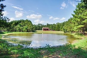 Cozy Summit Cabin w/ Hiking Trails & Fishing Pond!
