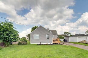 Deck & Patio: Inviting Abode in Natrona Heights!