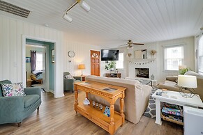 Carolina Beach Home w/ Private Deck: Walk to Shore