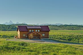 23 Mi to Targhee Skiing: Felt Cabin w/ Hot Tub!