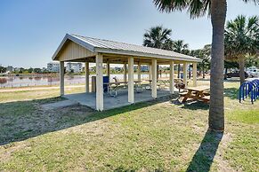 Carolina Beach Lakefront House: Walk to Beach!