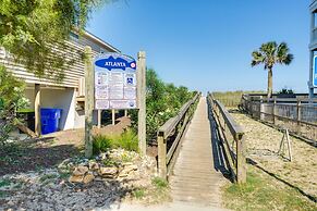 Carolina Beach Lakefront House: Walk to Beach!