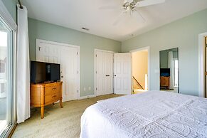 Carolina Beach Lakefront House: Walk to Beach!