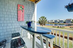 Carolina Beach Lakefront House: Walk to Beach!