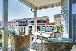 Carolina Beach Lakefront House: Walk to Beach!