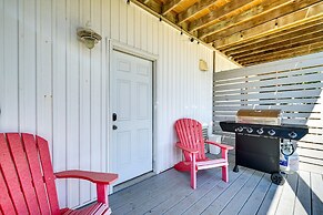 Carolina Beach Lakefront House: Walk to Beach!