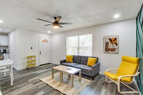 Pet-friendly Overland Park Condo With Pool Access!