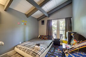 Beech Mountain Home w/ Fire Pit < 1 Mi to Skiing!