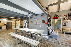 Beech Mountain Home w/ Fire Pit < 1 Mi to Skiing!