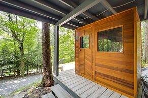 Beech Mountain Home w/ Fire Pit < 1 Mi to Skiing!