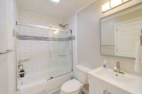 Decks & Views: Scenic Cabin in Beech Mountain!