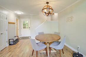 Decks & Views: Scenic Cabin in Beech Mountain!