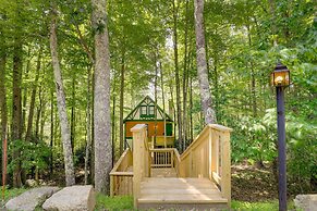 Decks & Views: Scenic Cabin in Beech Mountain!