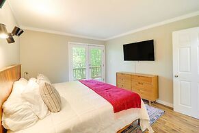 Decks & Views: Scenic Cabin in Beech Mountain!