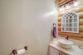 Stunning Cabin w/ Fire Pit in Banner Elk!