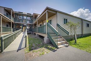 Hike, Bike & Fish: Condo w/ Deck in Beech Mountain