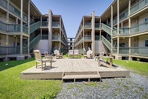 Hike, Bike & Fish: Condo w/ Deck in Beech Mountain