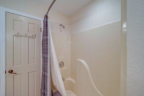 7 Mi to Beech Mountain Skiing: Home w/ Fire Pit