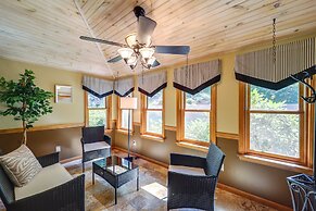 7 Mi to Beech Mountain Skiing: Home w/ Fire Pit