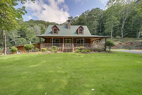 7 Mi to Beech Mountain Skiing: Home w/ Fire Pit