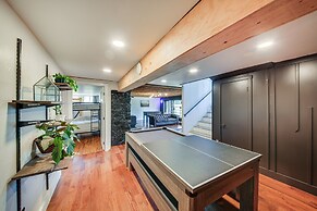 Chic Idaho Retreat w/ Hot Tub, Grill & Pool Table!