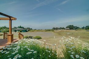 Inviting Manchester Home w/ Hot Tub Near Beach!