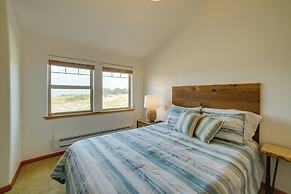 Inviting Manchester Home w/ Hot Tub Near Beach!