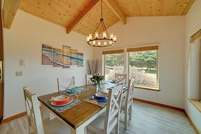 Inviting Manchester Home w/ Hot Tub Near Beach!