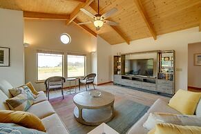 Inviting Manchester Home w/ Hot Tub Near Beach!