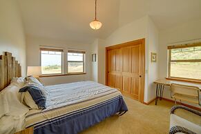 Inviting Manchester Home w/ Hot Tub Near Beach!