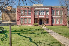 Downtown Schertz Vacation Rental Near Restaurants!