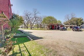 Downtown Schertz Vacation Rental Near Restaurants!