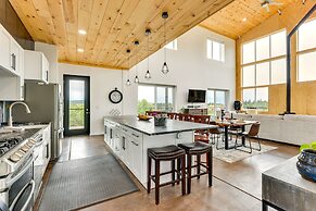 Colorado Retreat w/ Gas Grill & Mountain Views!