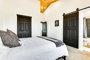 Colorado Retreat w/ Gas Grill & Mountain Views!