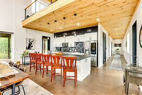 Colorado Retreat w/ Gas Grill & Mountain Views!