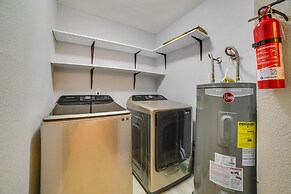 Tallahassee Home w/ Private Deck: 4 Mi to Downtown