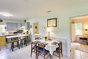 Riverfront Florida Escape w/ Grill & Fire Pit!