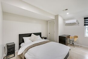 Modern Newark Vacation Rental ~ 3 Mi to Airport!