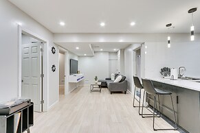 Modern Newark Vacation Rental ~ 3 Mi to Airport!