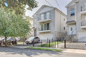 Modern Newark Vacation Rental ~ 3 Mi to Airport!