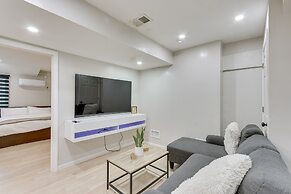Modern Newark Vacation Rental ~ 3 Mi to Airport!