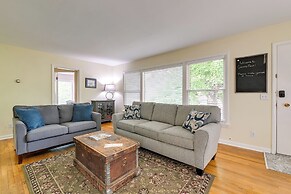 Grants Pass Getaway w/ Expansive Deck!