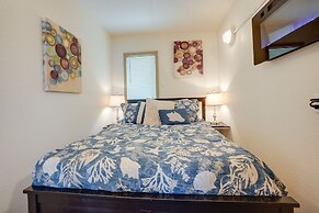 Waterfront Coos Bay Retreat w/ Kayaks!