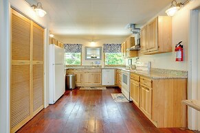 Waterfront Coos Bay Retreat w/ Kayaks!