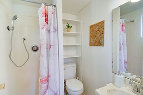 Gorgeous Allyn Getaway - No-bank Waterfront!