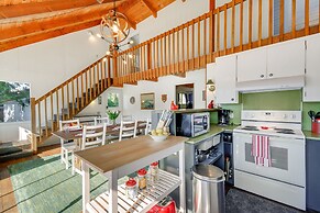 Gorgeous Allyn Getaway - No-bank Waterfront!