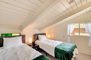 Gorgeous Allyn Getaway - No-bank Waterfront!