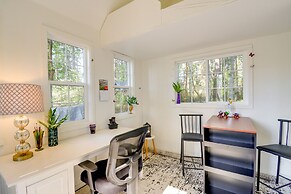 Gorgeous Allyn Getaway - No-bank Waterfront!